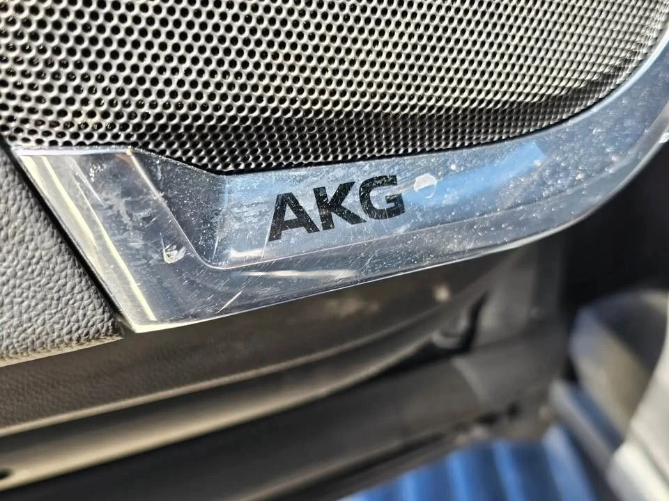 2023 Cadillac Escalade 5th Gen - Image 12 of 19