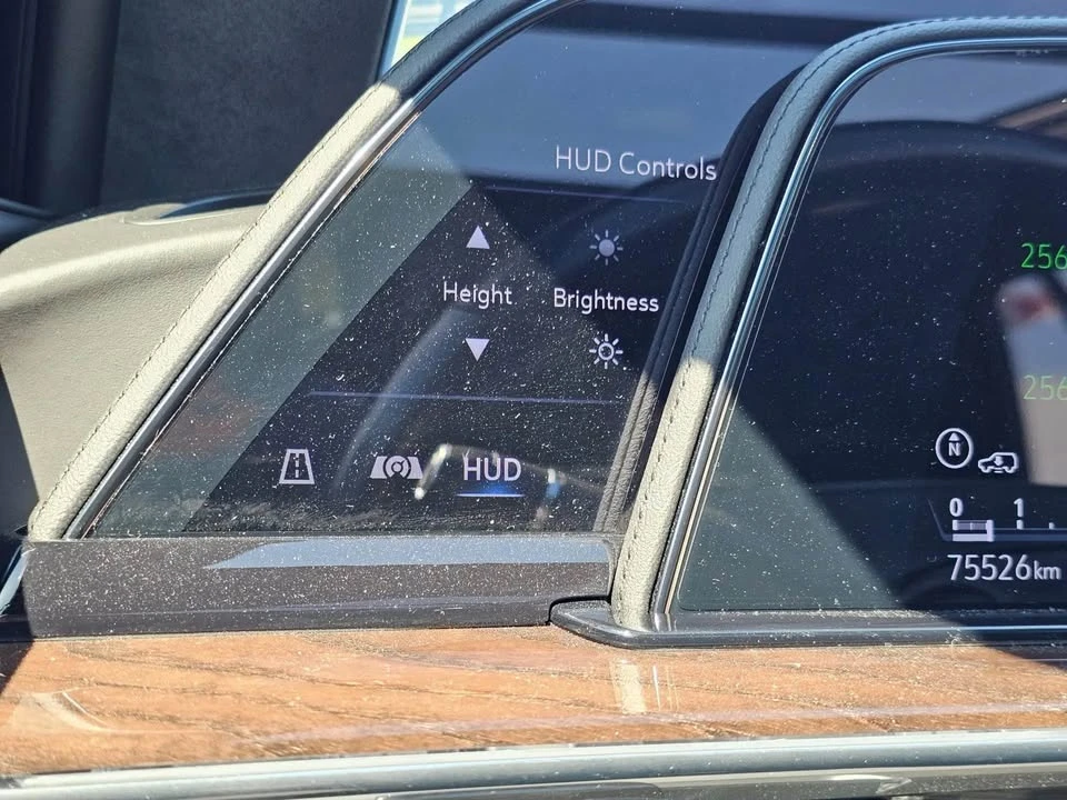 2023 Cadillac Escalade 5th Gen - Image 18 of 19