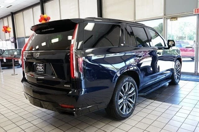 2023 Cadillac Escalade 5th Gen - Image 16 of 20