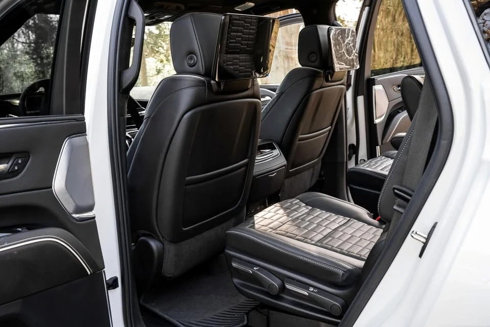 2023 Cadillac Escalade-V 5th Gen - Image 7 of 9