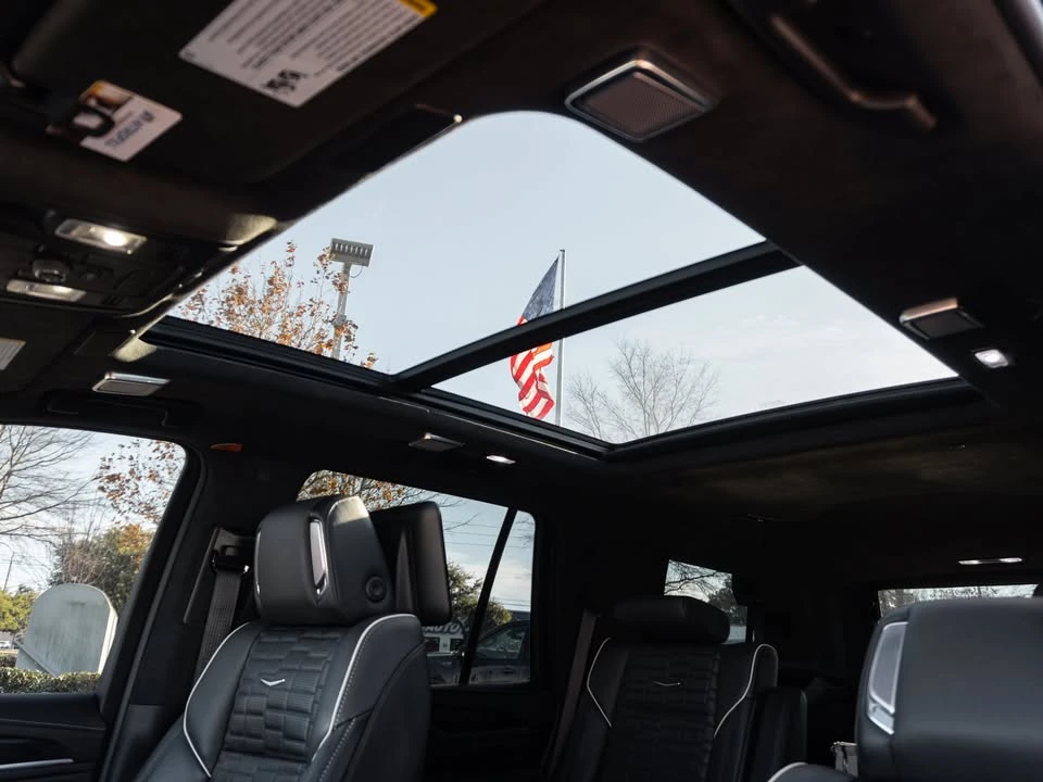 2023 Cadillac Escalade-V 5th Gen - Image 14 of 18