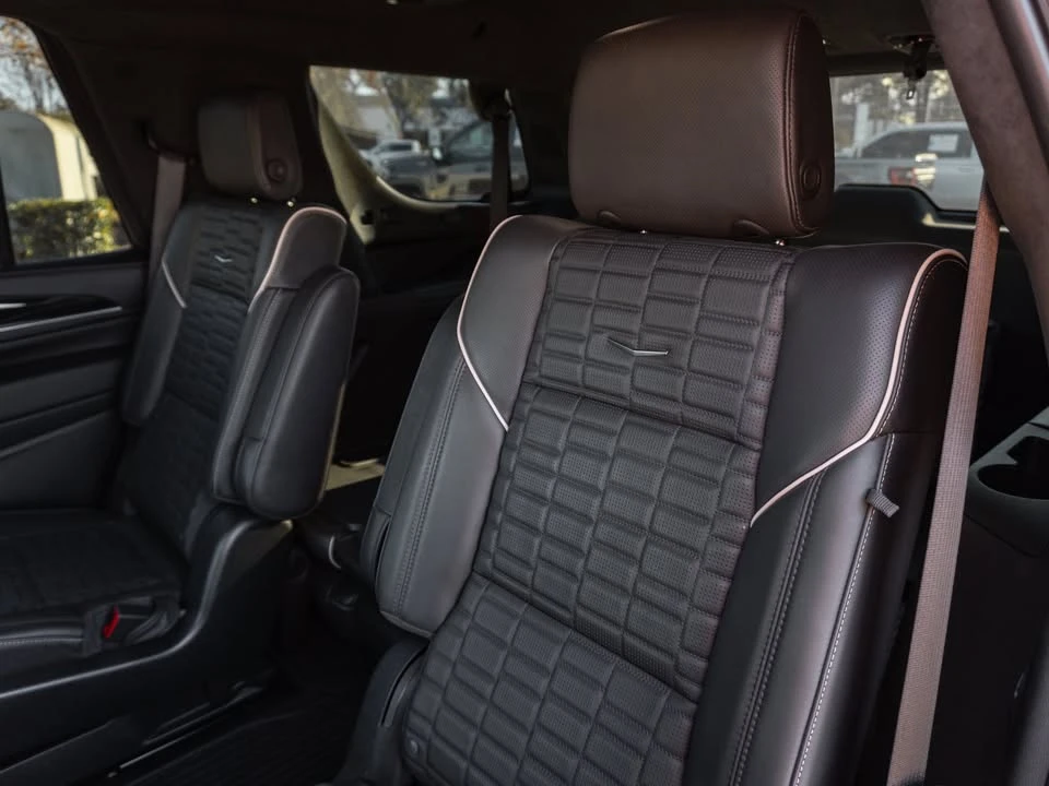 2023 Cadillac Escalade-V 5th Gen - Image 15 of 18