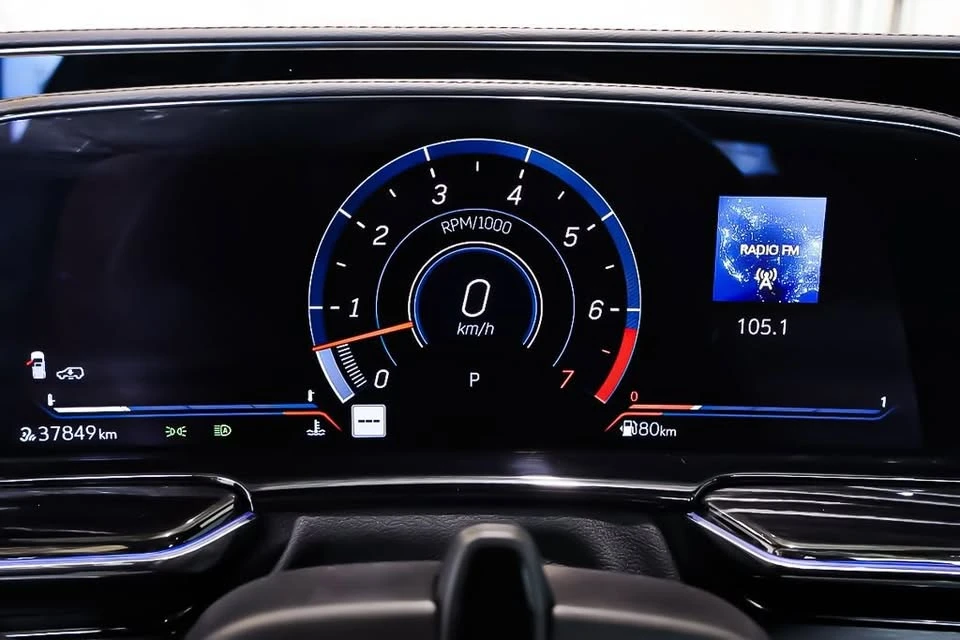 2023 Cadillac Escalade-V 5th Gen - Image 11 of 20