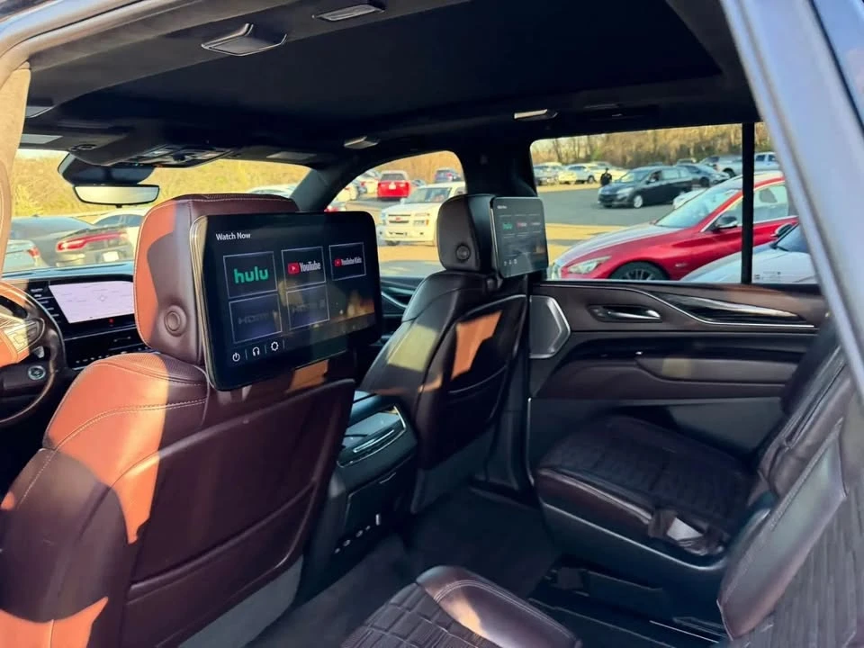2023 Cadillac Escalade-V 5th Gen - Image 10 of 13