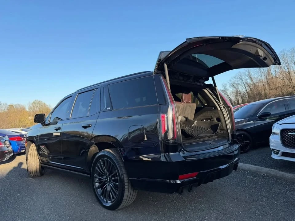 2023 Cadillac Escalade-V 5th Gen - Image 9 of 13