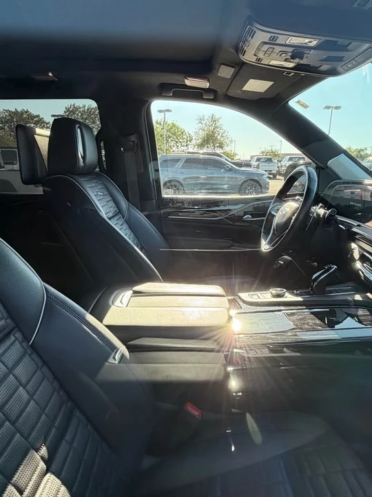 2023 Cadillac Escalade-V 5th Gen - Image 7 of 9