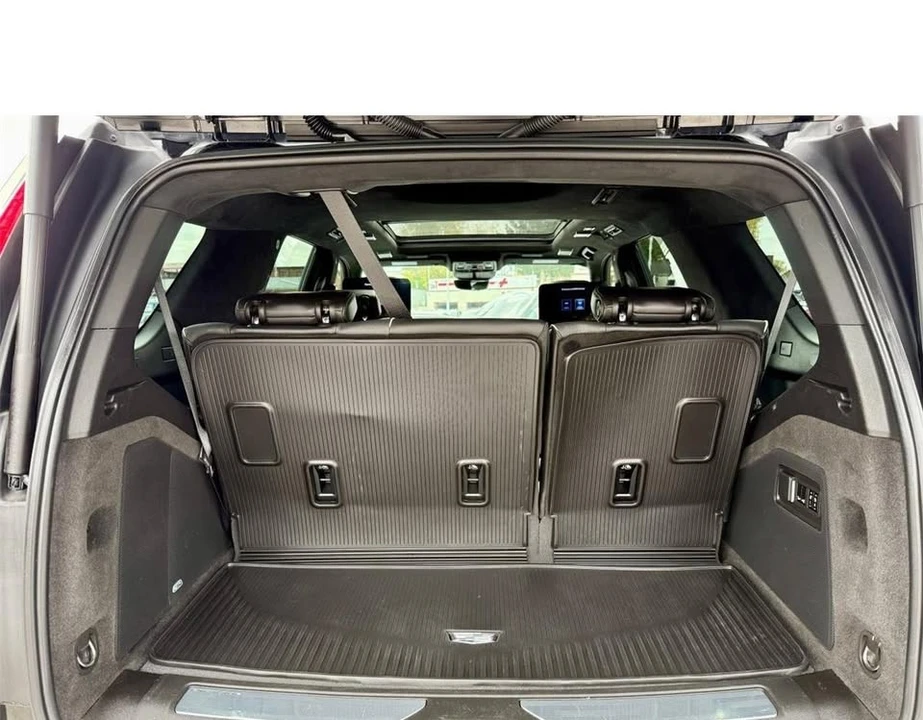 2023 Cadillac Escalade-V 5th Gen - Image 16 of 17