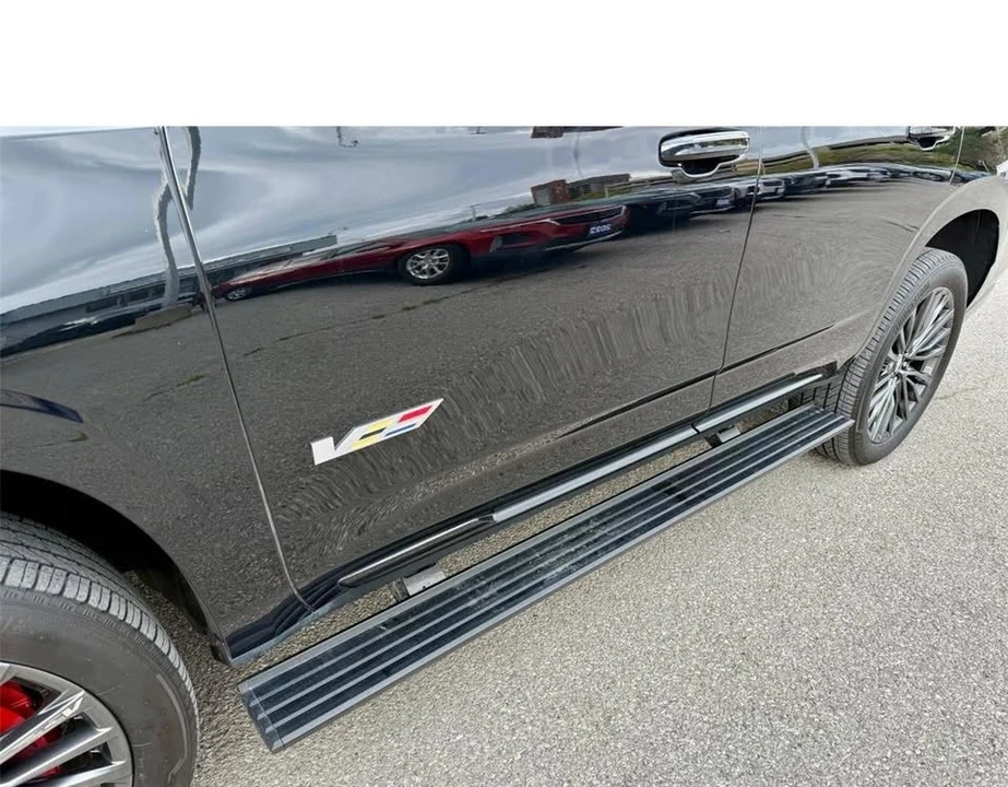 2023 Cadillac Escalade-V 5th Gen - Image 12 of 17
