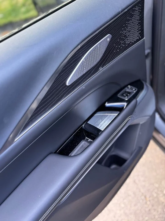 2023 Cadillac Lyriq - Image 7 of 12