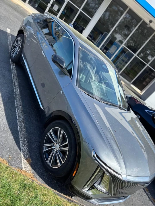 2023 Cadillac Lyriq - Image 2 of 12
