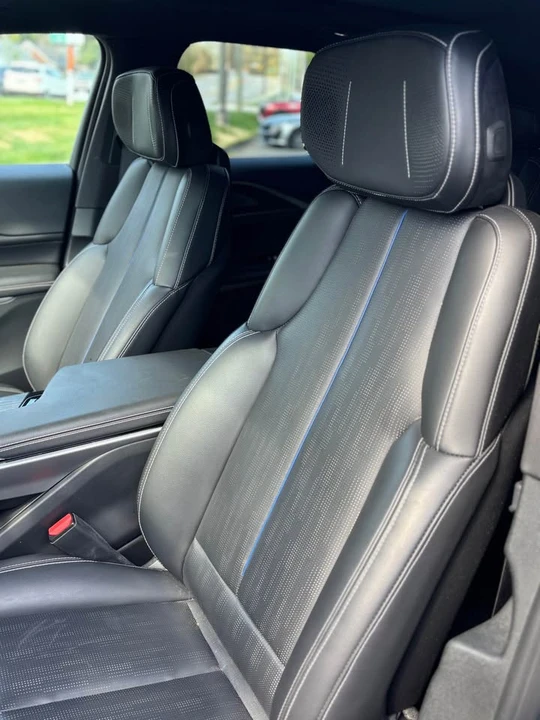 2023 Cadillac Lyriq - Image 9 of 12
