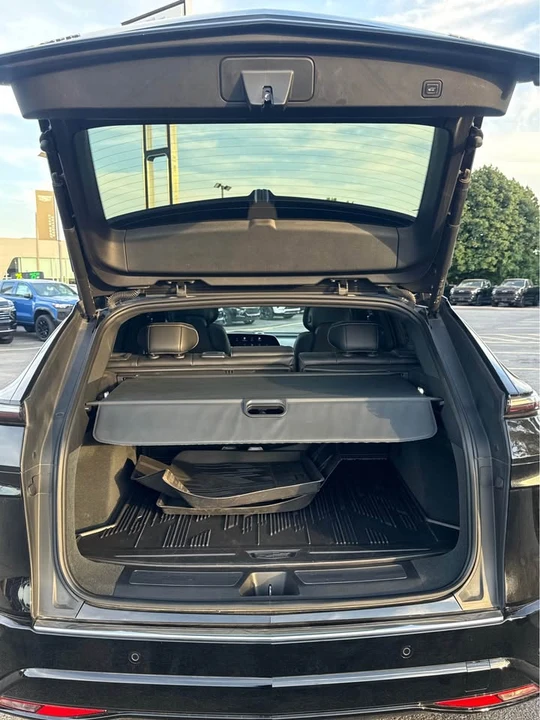 2023 Cadillac Lyriq - Image 7 of 11