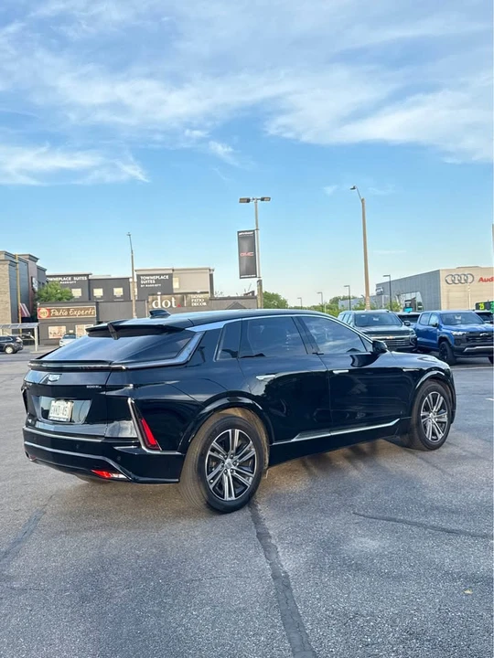 2023 Cadillac Lyriq - Image 4 of 11