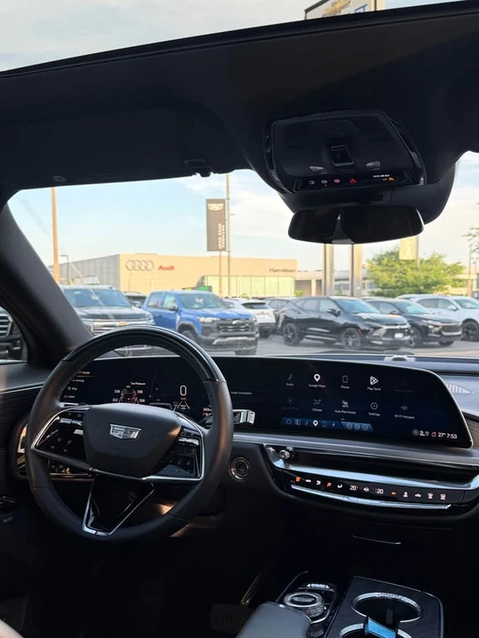 2023 Cadillac Lyriq - Image 6 of 11