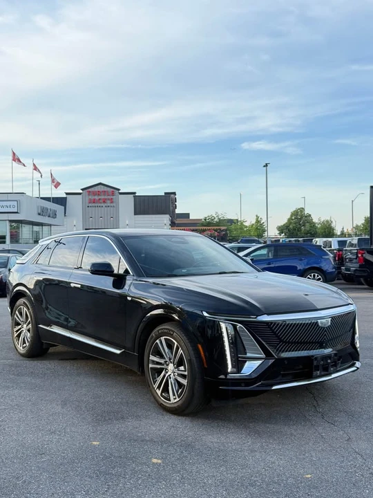 2023 Cadillac Lyriq - Image 2 of 11