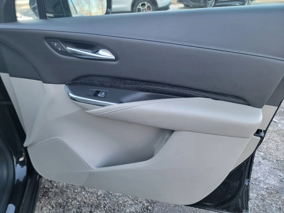 2023 Cadillac XT4 - Image 10 of 17