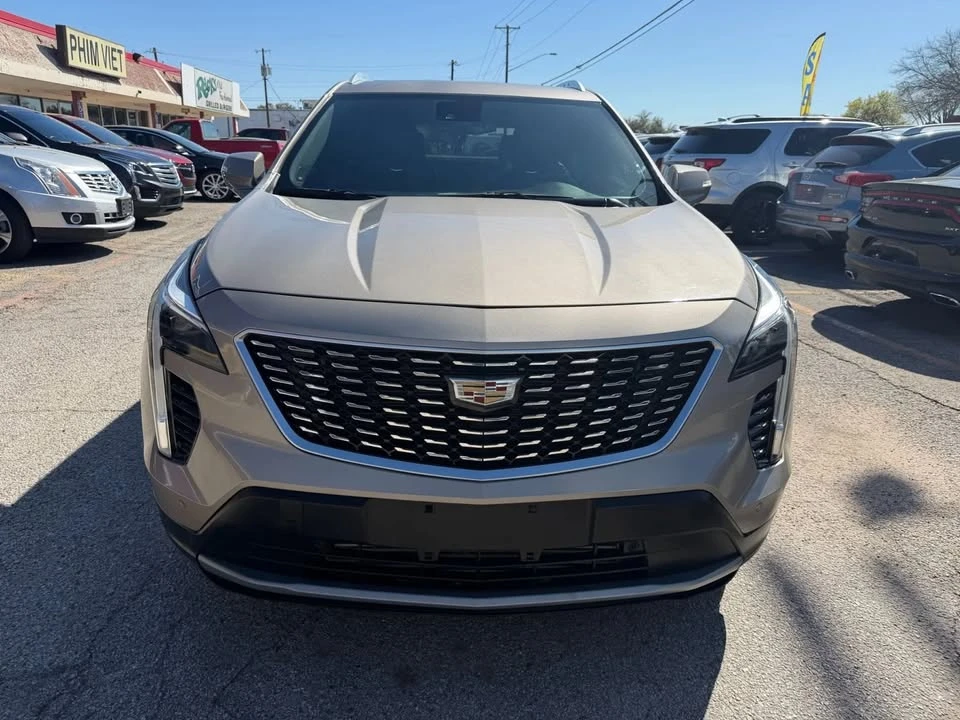 2023 Cadillac XT4 - Image 2 of 18