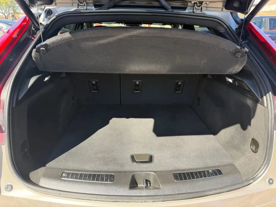 2023 Cadillac XT4 - Image 8 of 18