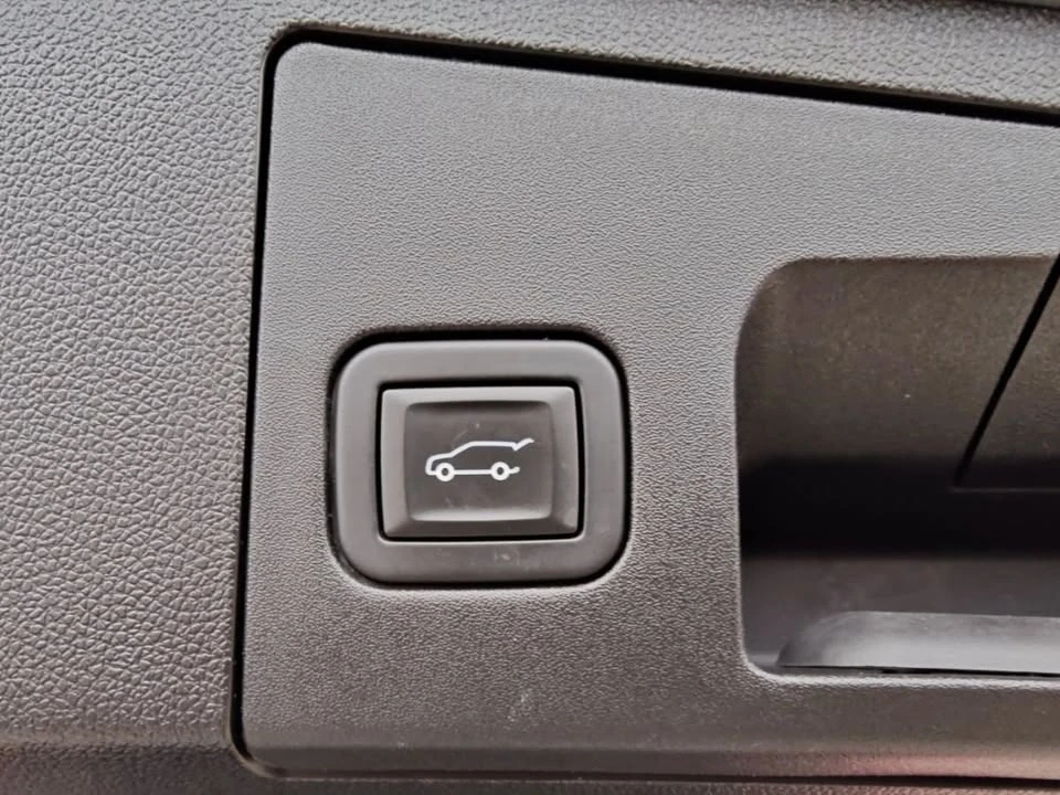 2023 Cadillac XT4 - Image 12 of 20
