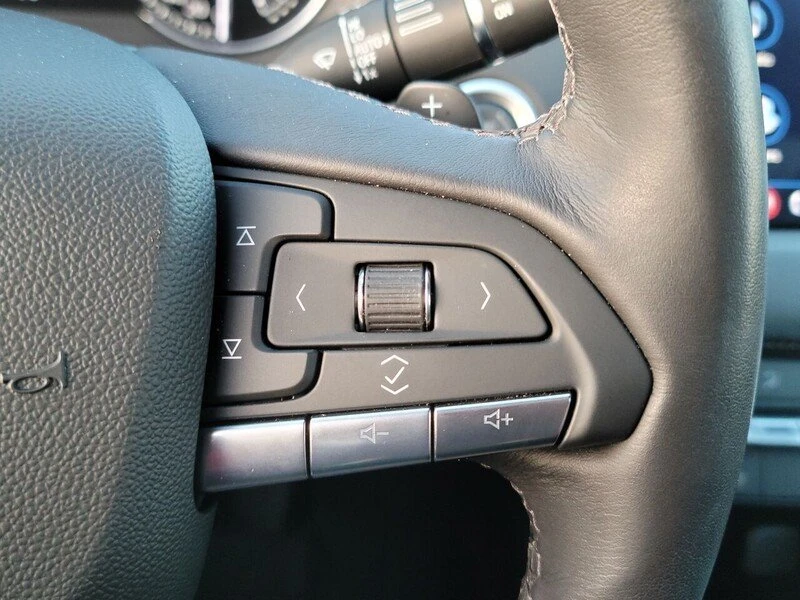 2023 Cadillac XT4 - Image 7 of 20
