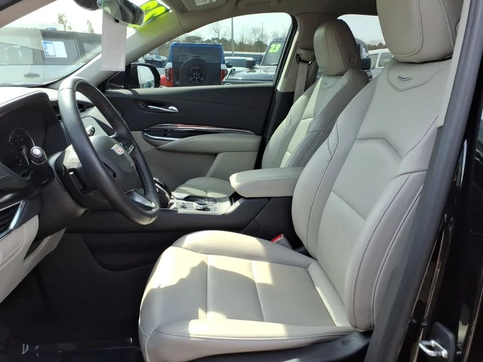 2023 Cadillac XT4 - Image 18 of 20