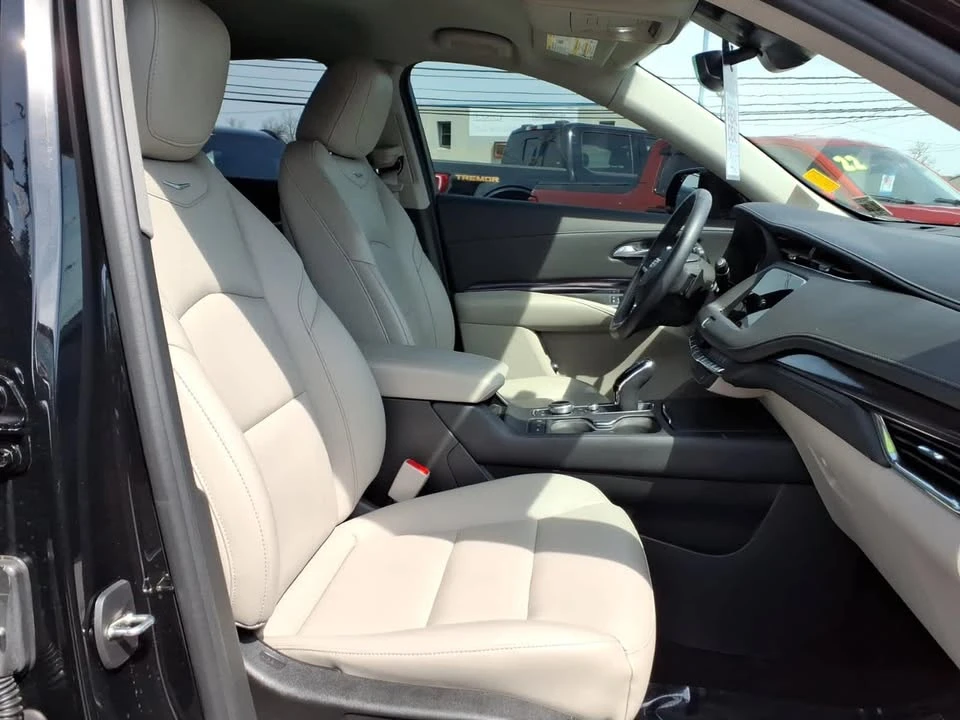 2023 Cadillac XT4 - Image 10 of 20