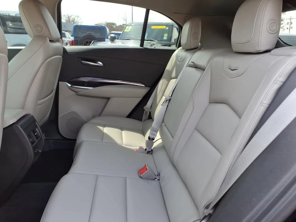 2023 Cadillac XT4 - Image 16 of 20
