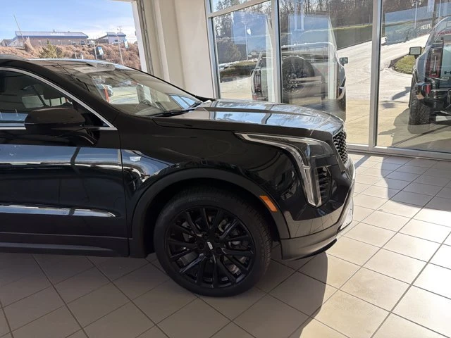 2023 Cadillac XT4 - Image 2 of 20