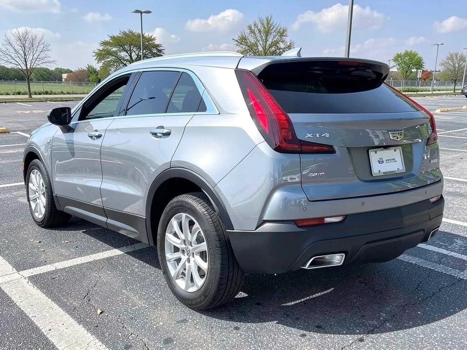 2023 Cadillac XT4 - Image 3 of 3