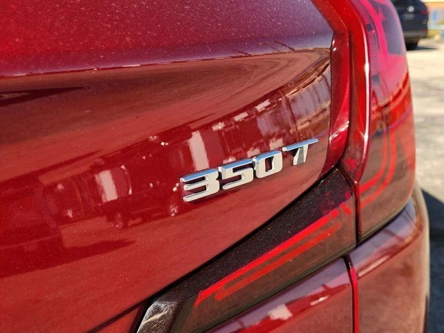 2023 Cadillac XT4 - Image 7 of 8