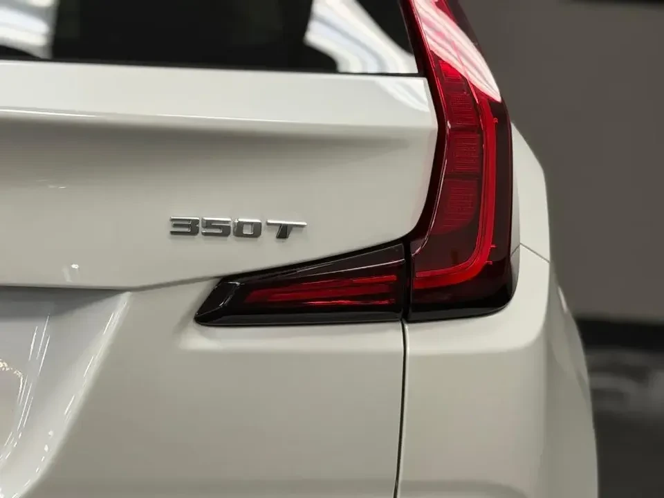 2023 Cadillac XT4 - Image 12 of 20