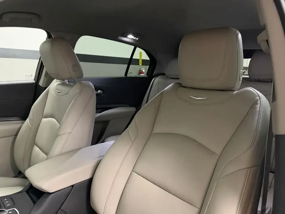 2023 Cadillac XT4 - Image 17 of 20