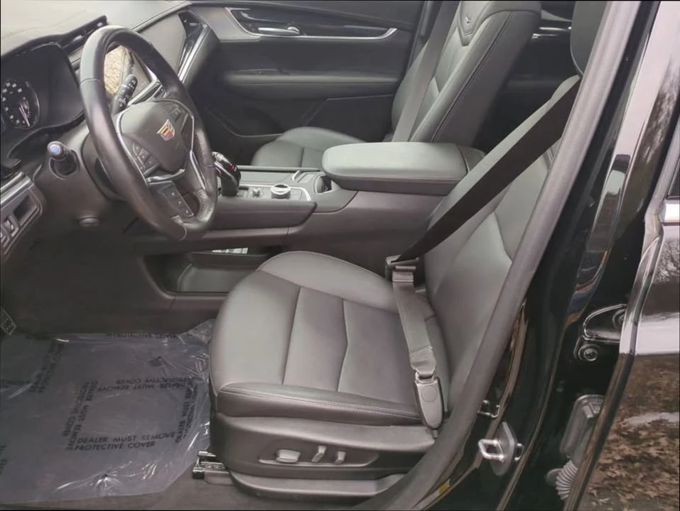 2023 Cadillac XT5 - Image 17 of 18