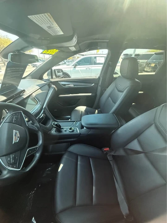 2023 Cadillac XT5 - Image 2 of 3