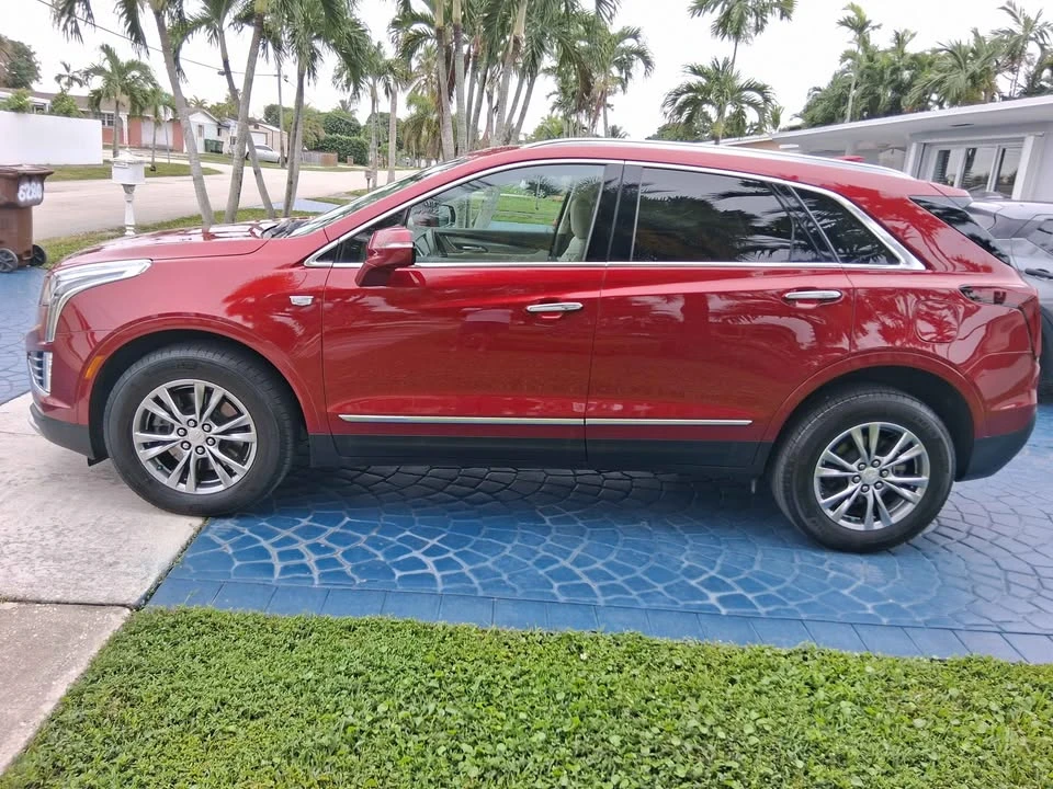 2023 Cadillac XT5 - Image 3 of 17
