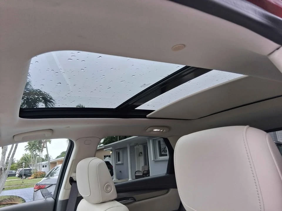 2023 Cadillac XT5 - Image 16 of 17