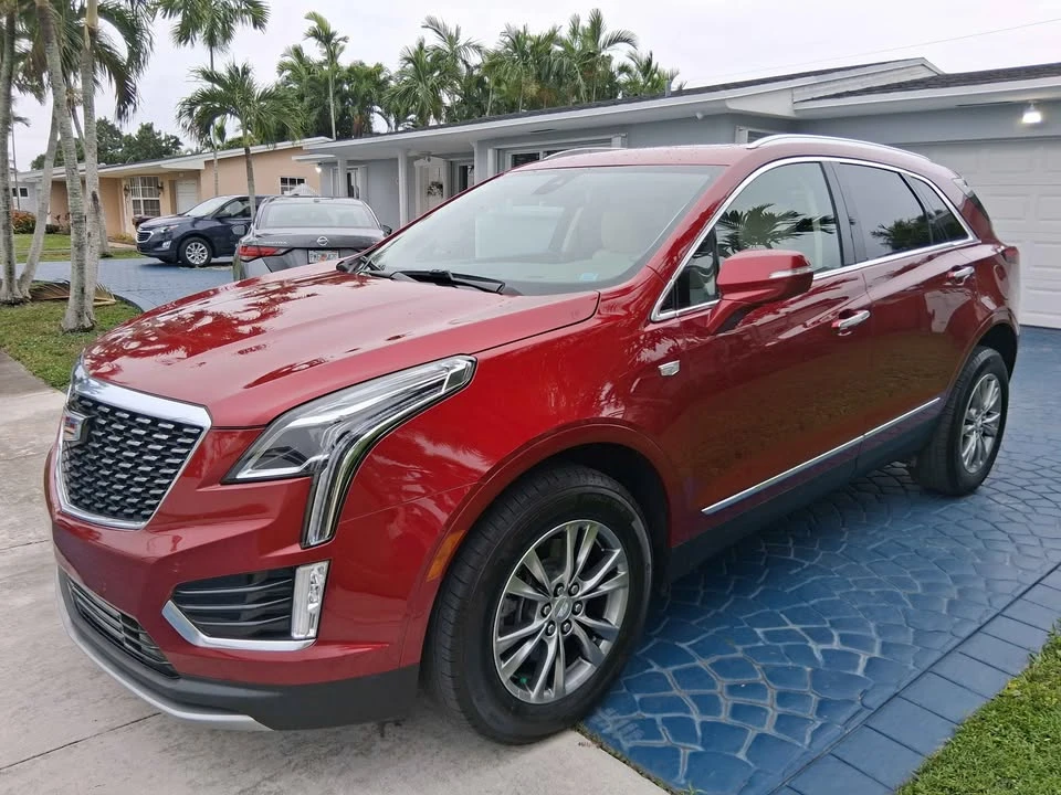 2023 Cadillac XT5 - Image 2 of 17