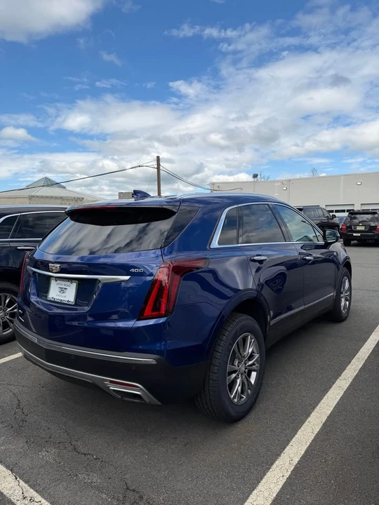 2023 Cadillac XT5 - Image 3 of 10