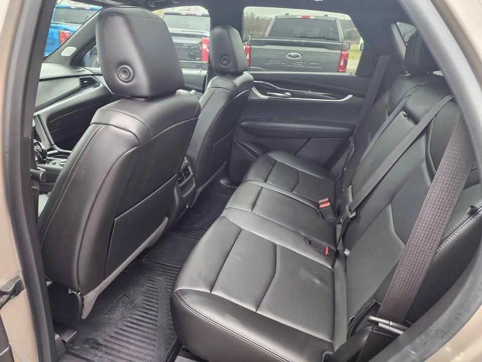 2023 Cadillac XT5 - Image 16 of 20