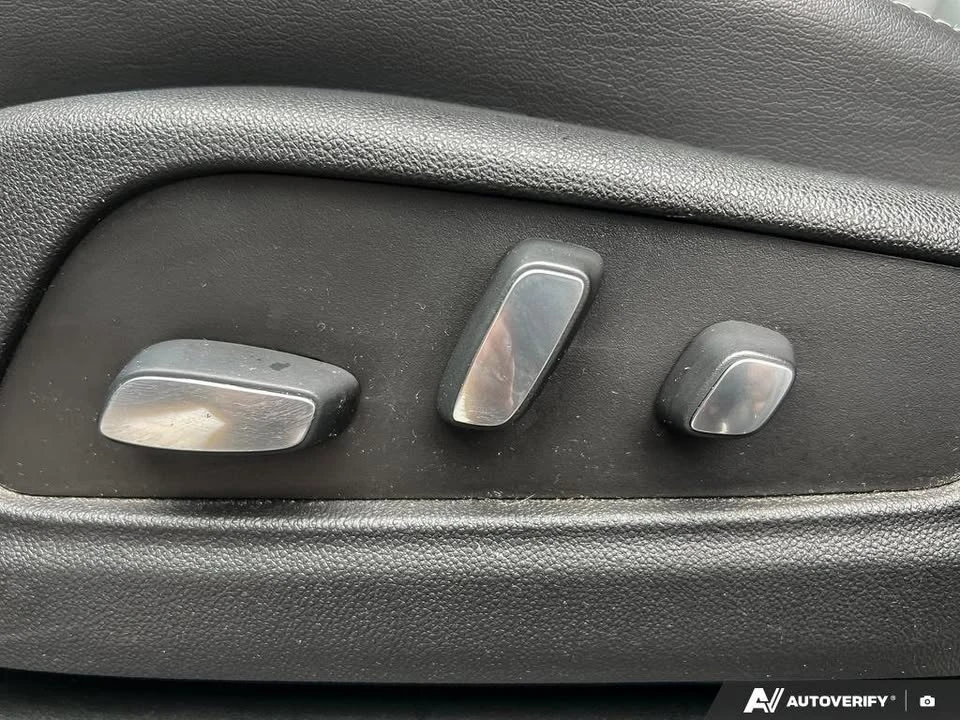 2023 Cadillac XT5 - Image 17 of 19