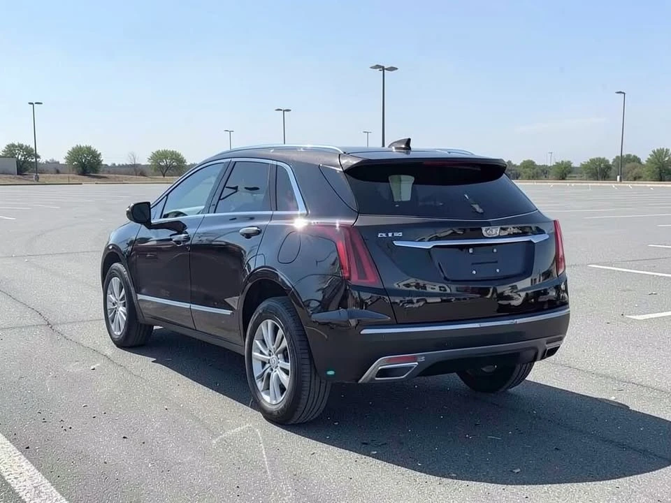 2023 Cadillac XT5 - Image 2 of 20