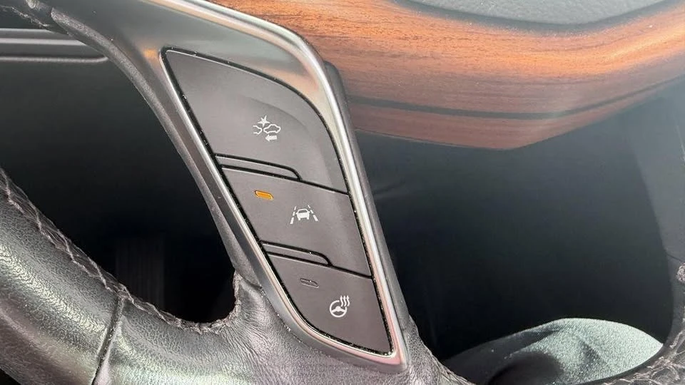 2023 Cadillac XT5 - Image 18 of 20