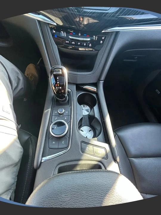 2023 Cadillac XT6 - Image 18 of 19
