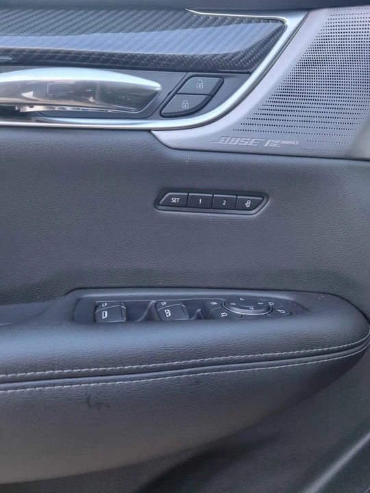 2023 Cadillac XT6 - Image 7 of 15