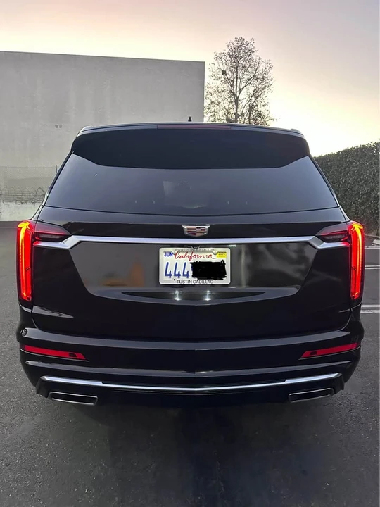 2023 Cadillac XT6 - Image 2 of 14