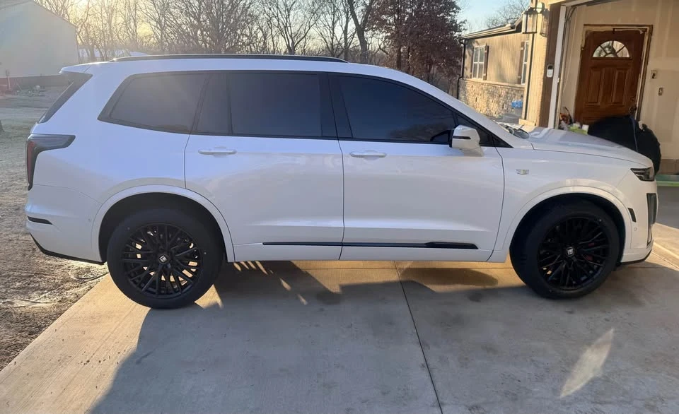 2023 Cadillac XT6 - Image 3 of 14