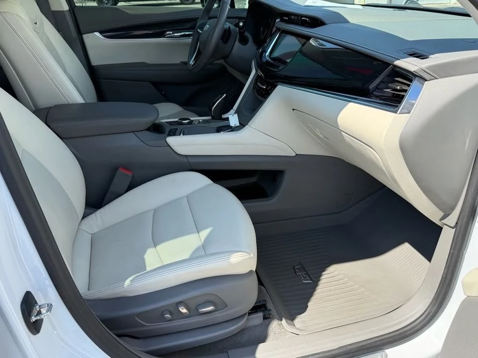 2023 Cadillac XT6 - Image 9 of 10