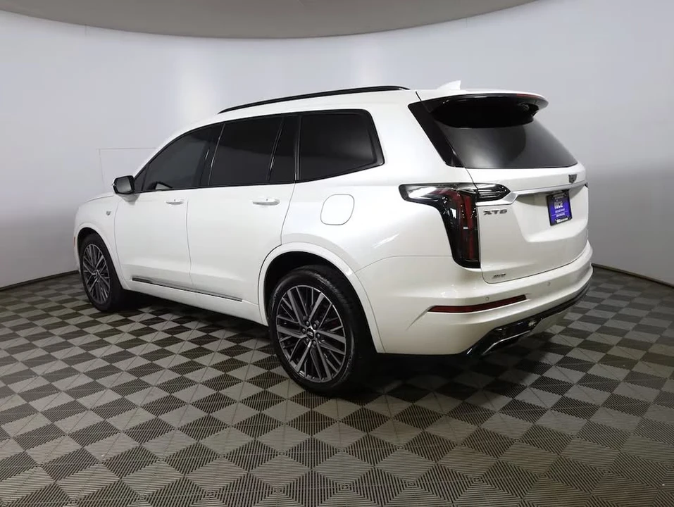 2023 Cadillac XT6 - Image 2 of 20