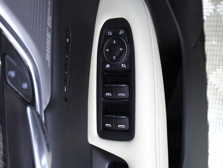 2023 Cadillac XT6 - Image 9 of 20