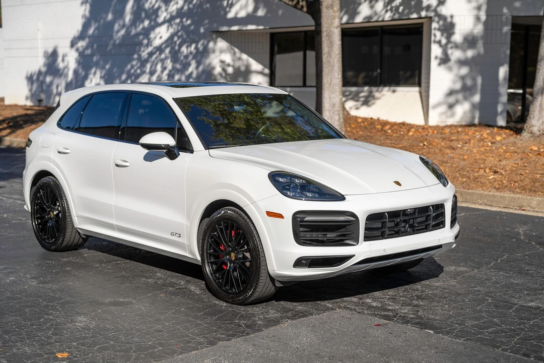 2023 Porsche 9Y0/9Y3 Cayenne GTS - Image 2 of 6